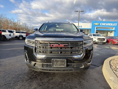 Used 2023 GMC Acadia AT4 w/ Preferred Package image 2