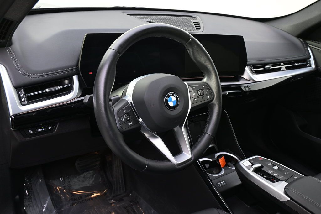 Used 2024 BMW X1 xDrive28i w/ Convenience Package AWD/4WD image 11