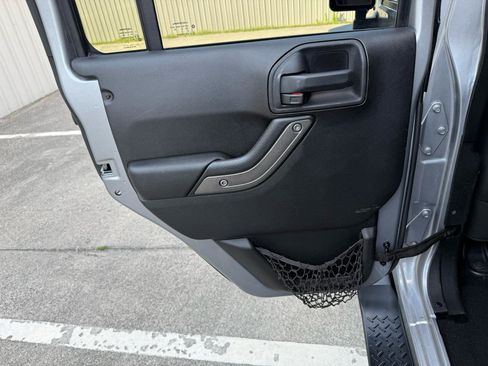 Used 2014 Jeep Wrangler Unlimited Sport w/ Quick Order Package 24S AWD/4WD image 21