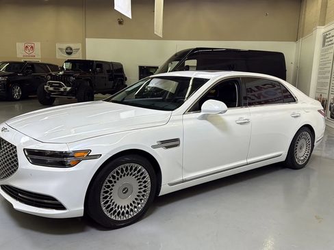 Used 2022 Genesis G90 5.0 Ultimate image 9