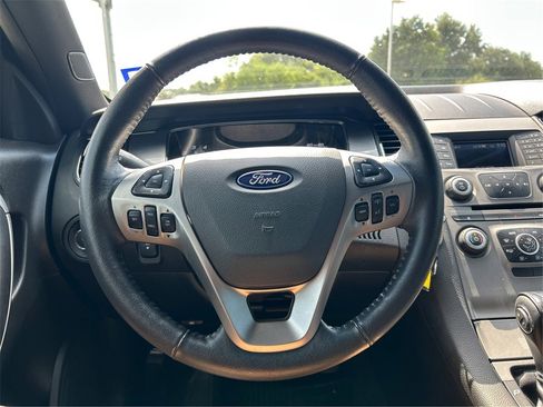 Used 2018 Ford Taurus SEL image 18