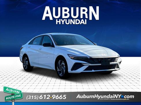 New 2025 Hyundai Elantra Sport FWD image 11