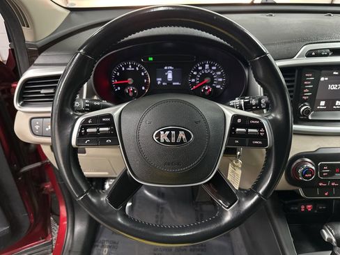 Used 2019 Kia Sorento LX w/ LX Convenience Package image 14