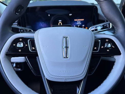 New 2026 Lincoln Aviator AWD w/ Jet Appearance Package image 21