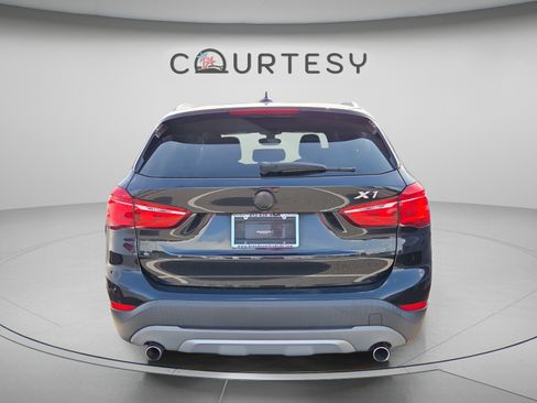 Used 2018 BMW X1 sDrive28i FWD image 2