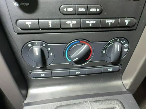 Used 2005 Ford Mustang GT RWD image 21