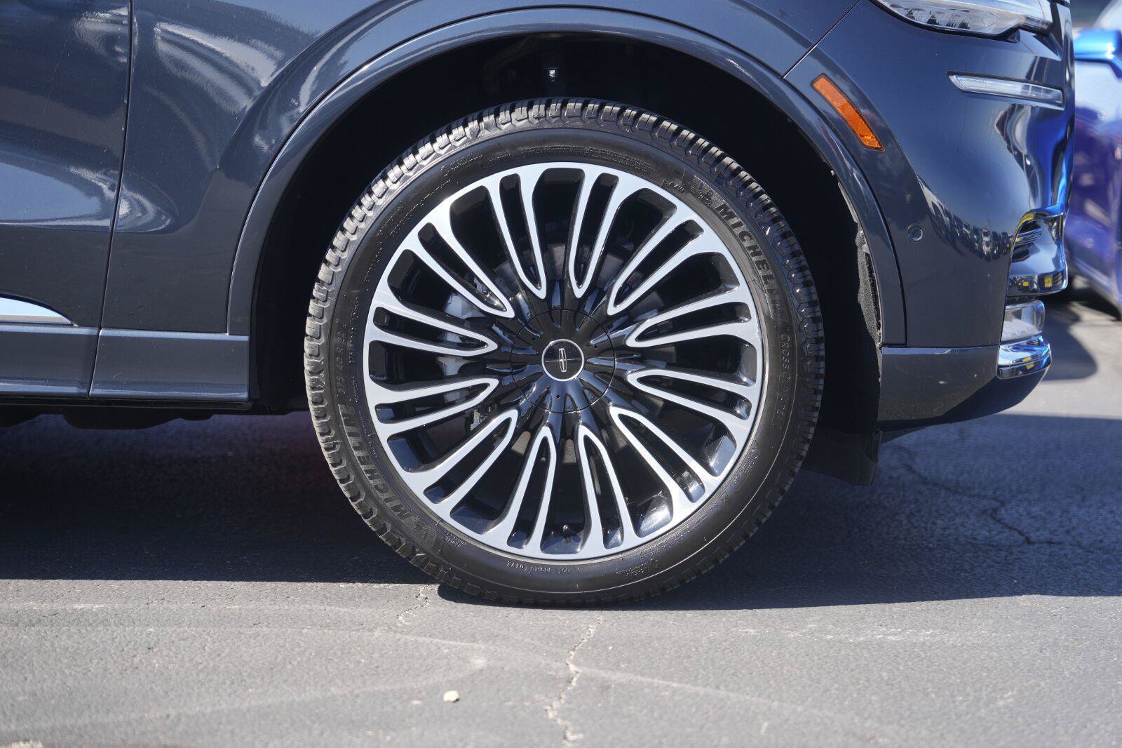 Used 2024 Lincoln Aviator Black Label AWD/4WD image 4