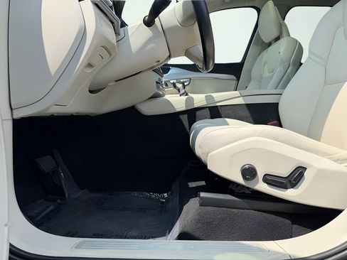 Used 2018 Volvo XC90 T5 Momentum w/ Convenience Package AWD/4WD image 36