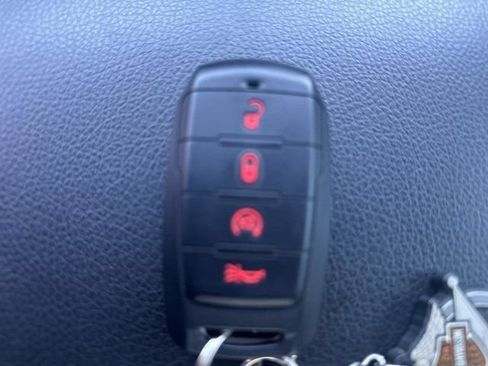 Used 2019 RAM 1500 Big Horn AWD/4WD image 17