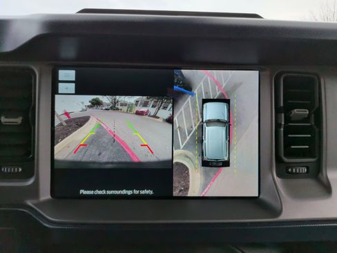 Used 2023 Ford Bronco Outer Banks image 17