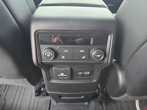 Used 2023 GMC Acadia AT4 w/ Preferred Package AWD/4WD image 9