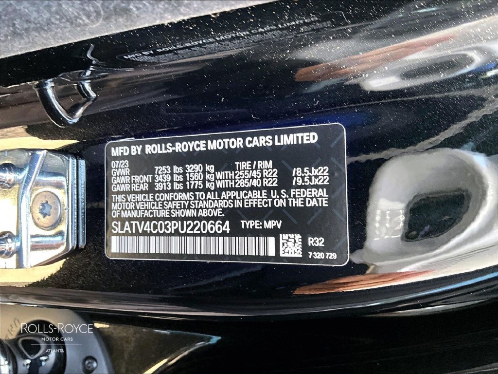 Certified 2023 Rolls-Royce Cullinan AWD/4WD image 29