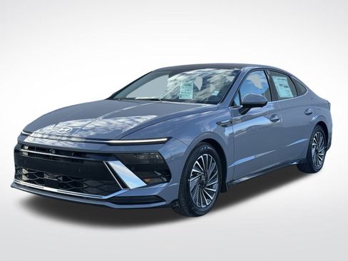 New 2025 Hyundai Sonata Limited image 3