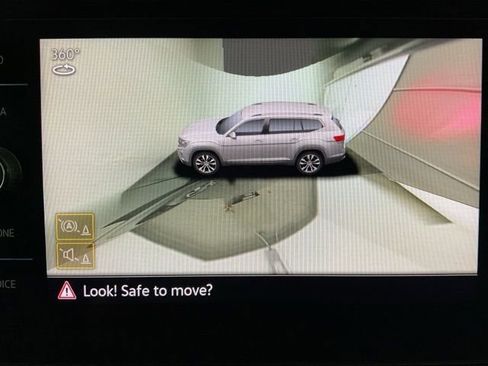 Used 2021 Volkswagen Atlas SEL Premium image 20