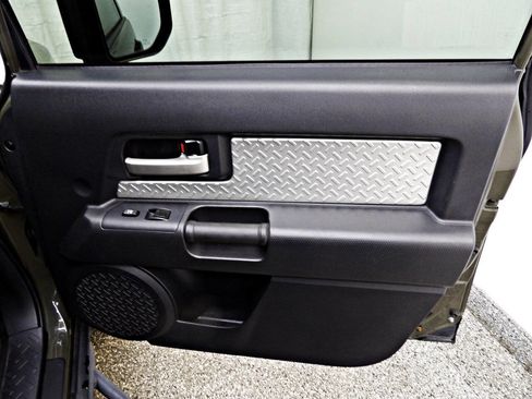 Used 2007 Toyota FJ Cruiser 4WD image 11