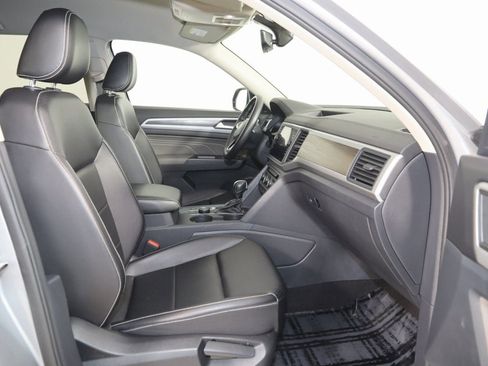 Used 2021 Volkswagen Atlas SE image 12