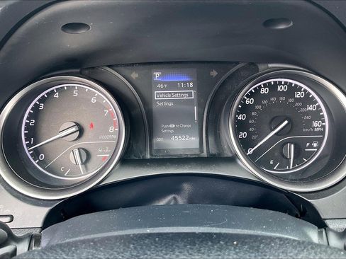 Used 2023 Toyota Camry SE image 18