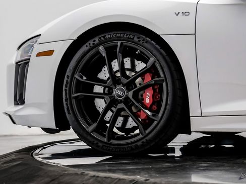 Used 2018 Audi R8 V10 image 97