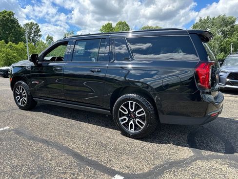 Used 2021 GMC Yukon XL AT4 w/ AT4 Premium Plus Package AWD/4WD image 13