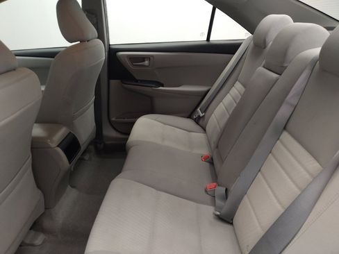 Used 2016 Toyota Camry LE FWD image 18