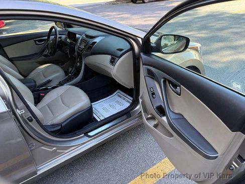 Used 2015 Hyundai Elantra Limited FWD image 9