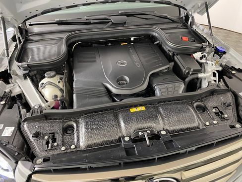 New 2026 Mercedes-Benz GLS 450 4MATIC image 32