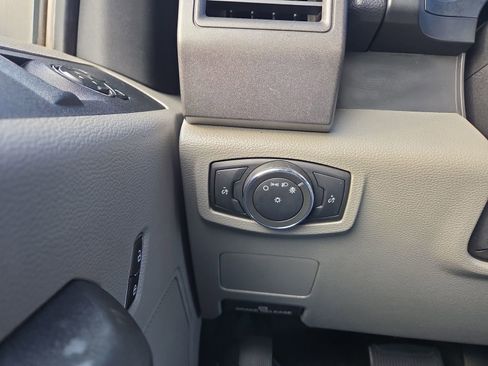 Used 2017 Ford F450 XL w/ Power Equipment Group image 27