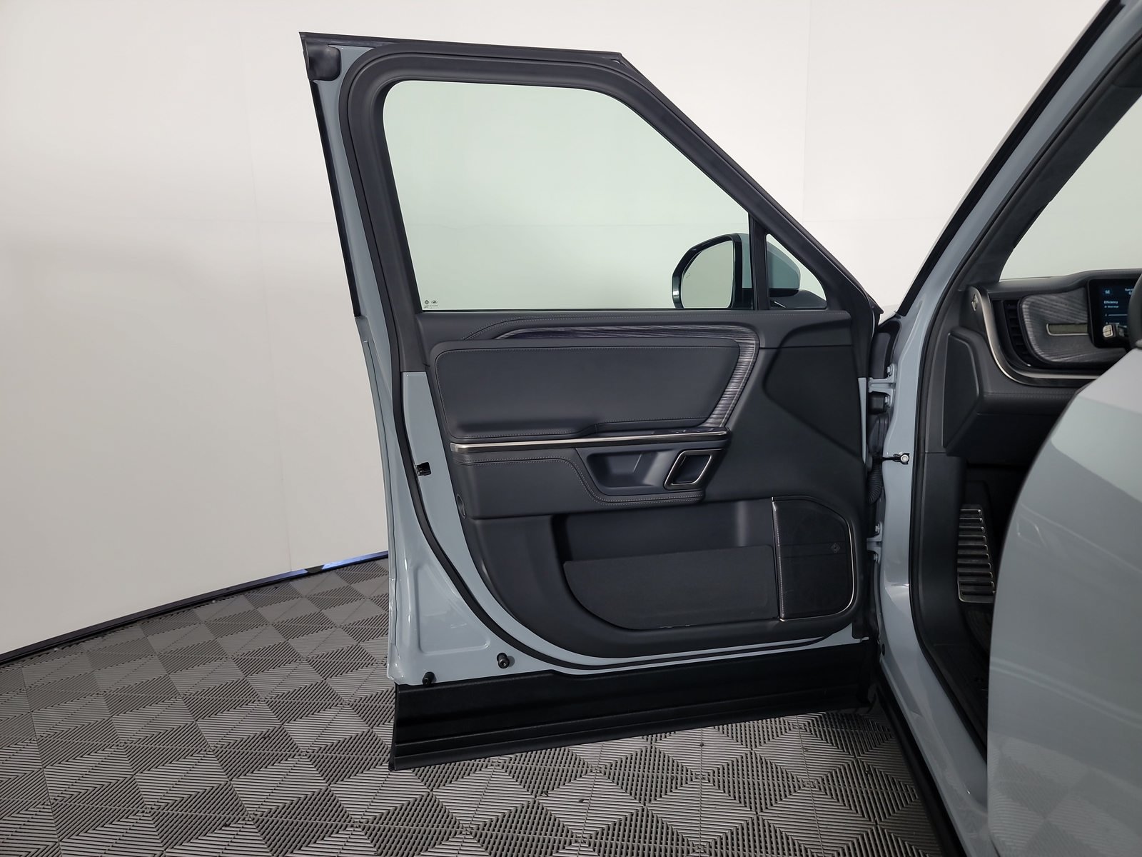 Used 2023 Rivian R1S Adventure Quad AWD/4WD image 16