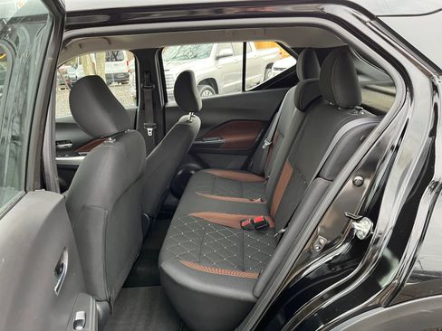 Used 2020 Nissan Kicks SR image 13