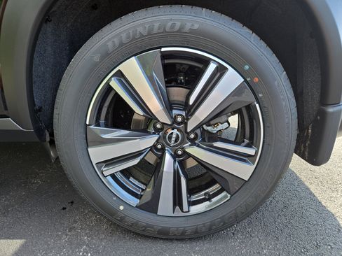 New 2025 Nissan Rogue SL w/ Tech Package image 9