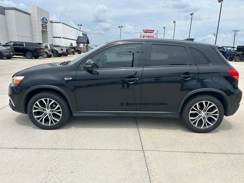 Used 2019 Mitsubishi Outlander Sport ES FWD image 3