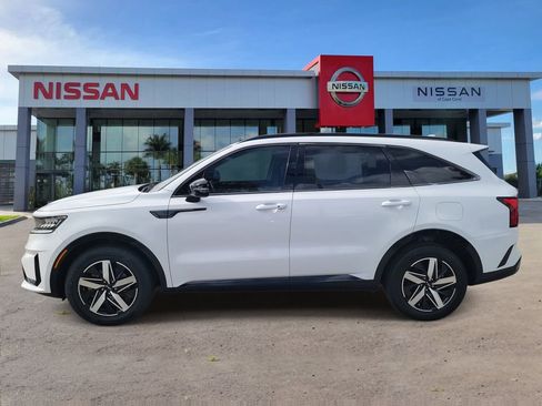 Used 2023 Kia Sorento S FWD image 8