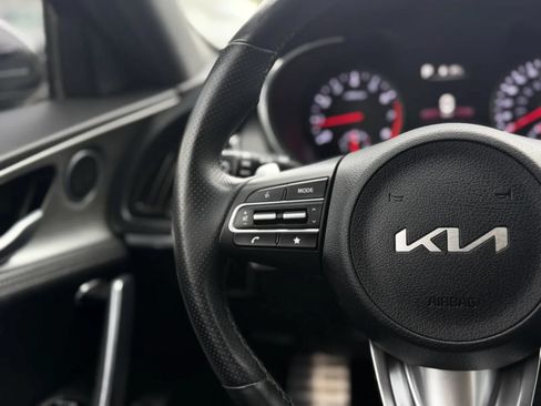 Used 2022 Kia Stinger GT1 AWD/4WD image 24