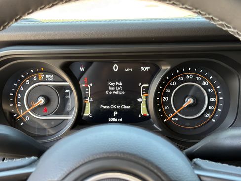 Used 2025 Jeep Gladiator Sport AWD/4WD image 26