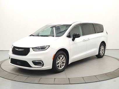 Used 2024 Chrysler Pacifica Touring-L