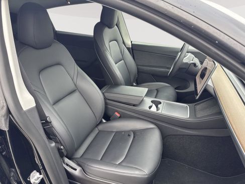 Used 2022 Tesla Model Y Performance image 16