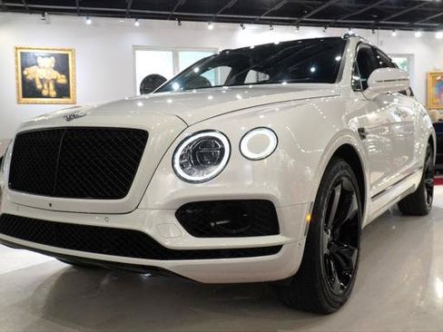 Used 2018 Bentley Bentayga AWD/4WD image 3
