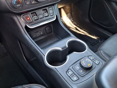 Used 2019 GMC Terrain SLT w/ Preferred Package image 25