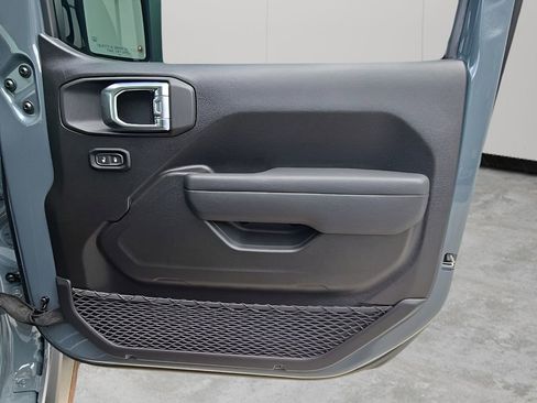 New 2025 Jeep Gladiator Rubicon w/ Safety Group image 33