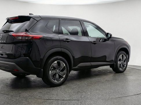 Used 2025 Nissan Rogue SV AWD/4WD image 9