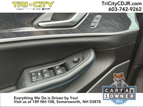 Used 2024 Jeep Grand Cherokee Trailhawk w/ Luxury Tech Group III image 18