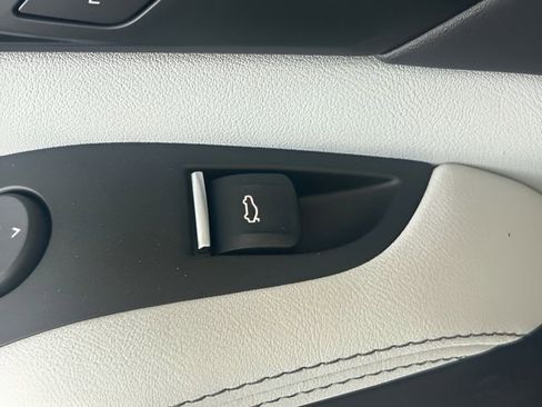 New 2026 BMW X5 xDrive40i w/ Premium Package image 11