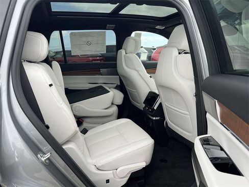 New 2026 Cadillac Vistiq Sport image 35