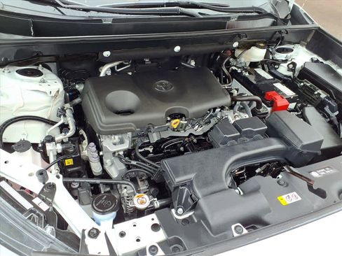 Certified 2025 Toyota RAV4 LE image 25