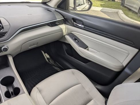 Used 2020 Nissan Altima 2.5 S FWD image 19