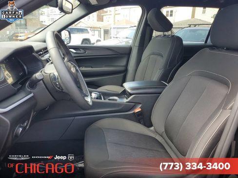 Used 2024 Jeep Grand Cherokee L Laredo AWD/4WD image 18