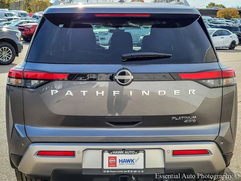New 2025 Nissan Pathfinder Platinum image 5