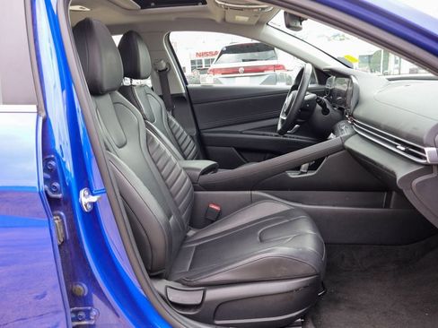 Used 2025 Hyundai Elantra Limited FWD image 8