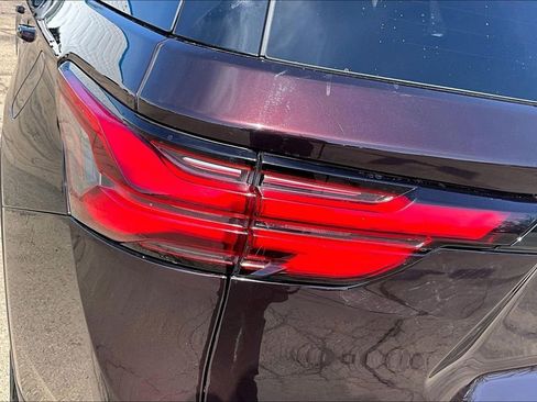 Used 2023 Chevrolet Traverse LT image 22