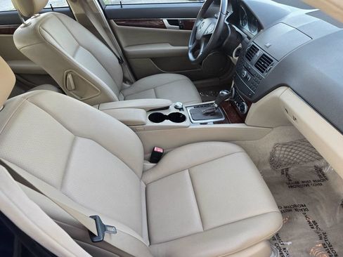 Used 2011 Mercedes-Benz C 300 4MATIC Sedan image 16
